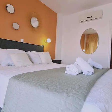 Chroma Vista Apartment